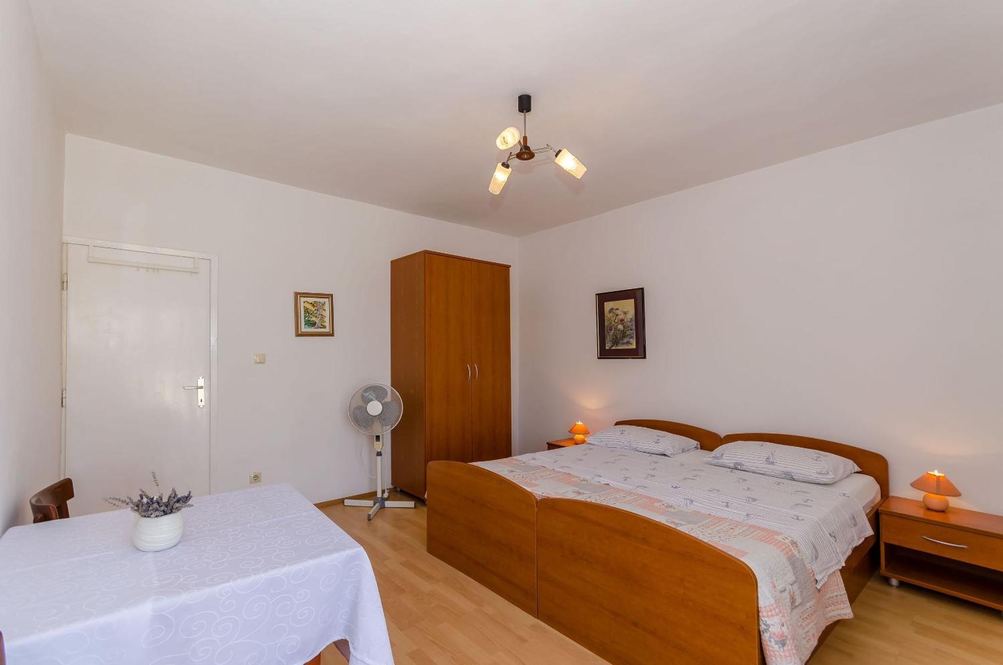 Apartments Jakov Jelsa  Exterior foto