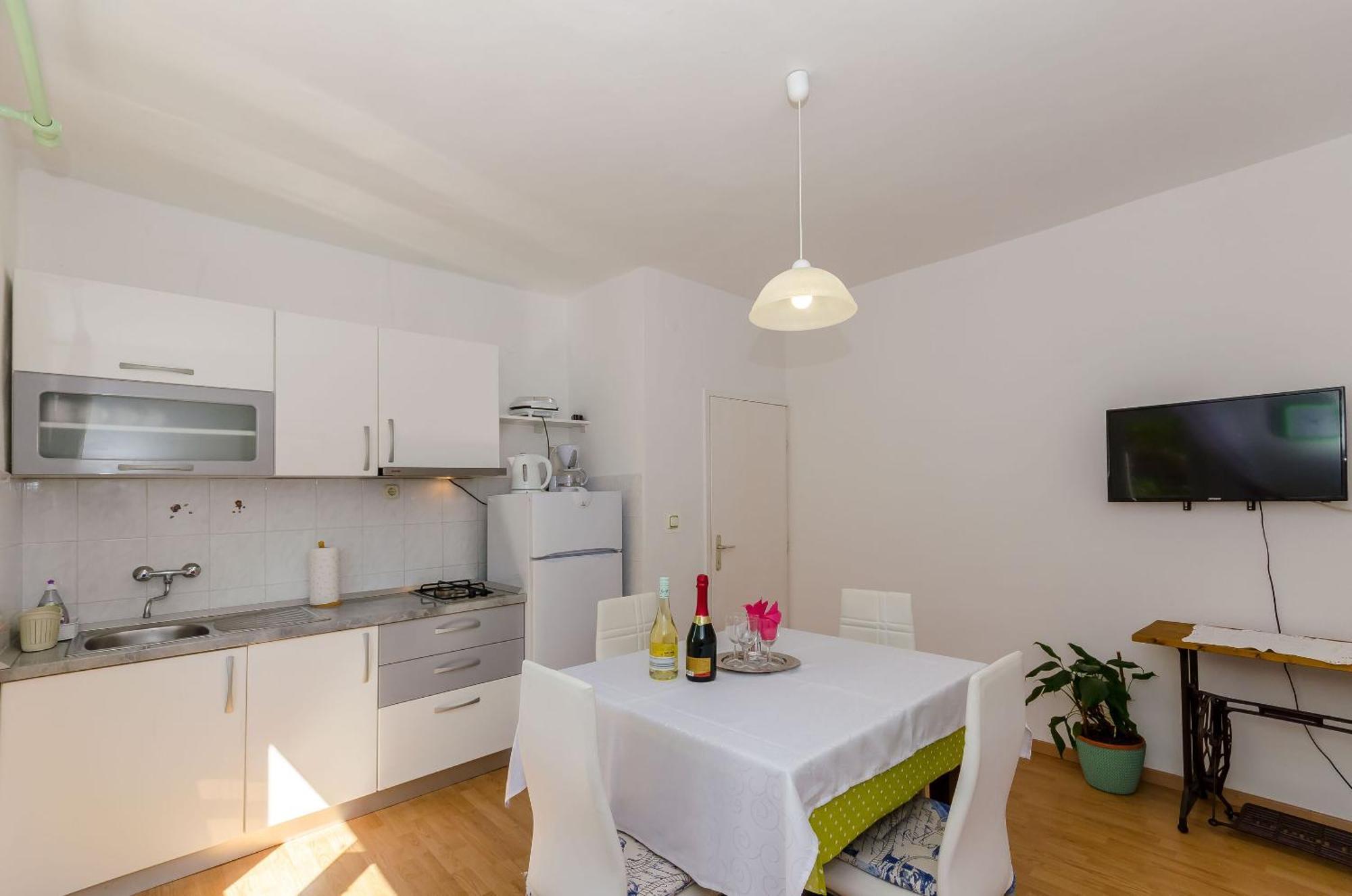 Apartments Jakov Jelsa  Exterior foto