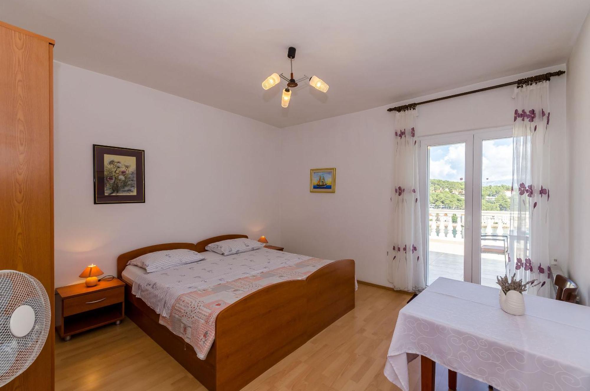 Apartments Jakov Jelsa  Exterior foto